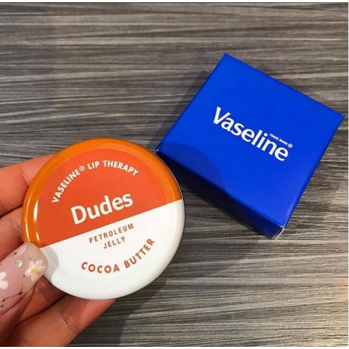Make Your Own Vaseline Lip Therapy